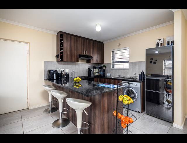 3 BEDROOM FREESTANDING TO LET IN PARKLANDS
